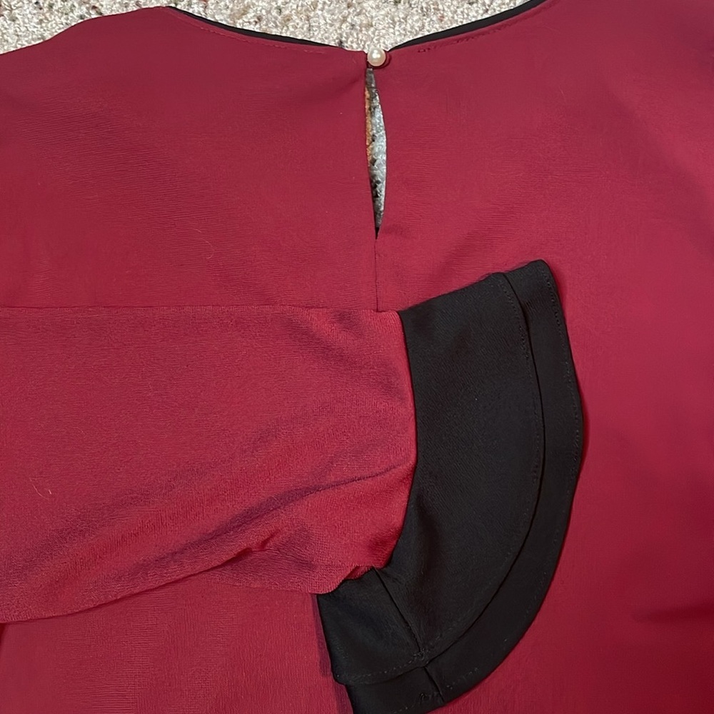 Karl Lagerfeld Top Womens Small Magenta Pink 3/4 Sleeve Flutter Cuff‎ Keyhole - Picture 5 of 6
